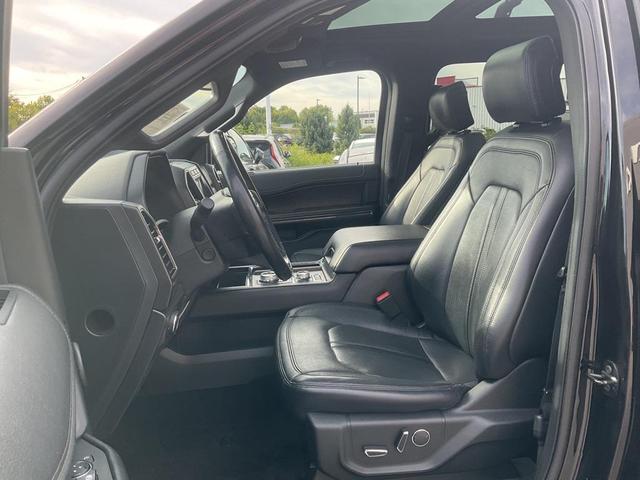 Photo of 2018 Shadow Black Ford Expedition