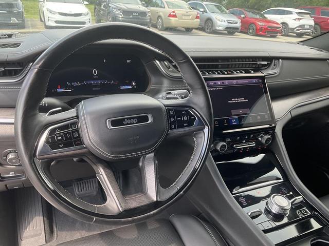 Photo of 2022 Bright White Clearcoat Jeep Grand Cherokee