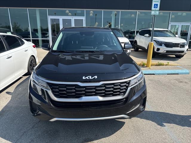 Photo of 2023 Cherry Black Kia Seltos