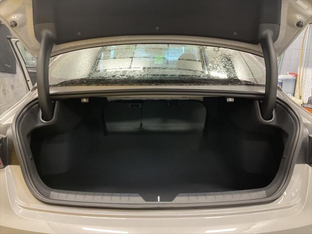 Photo of 2025 Wolf Gray Kia K5
