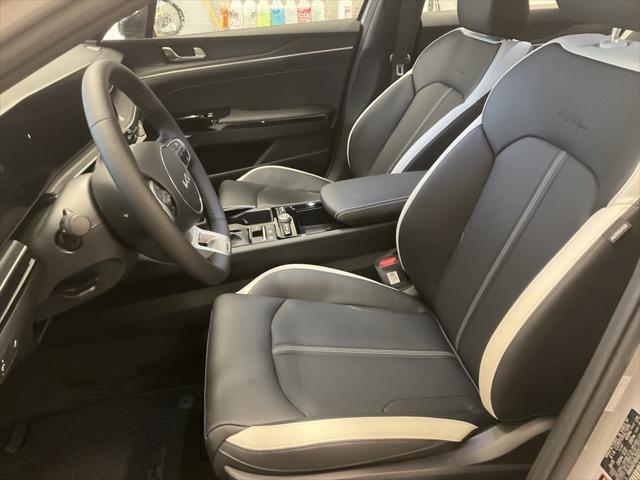 Photo of 2025 Wolf Gray Kia K5
