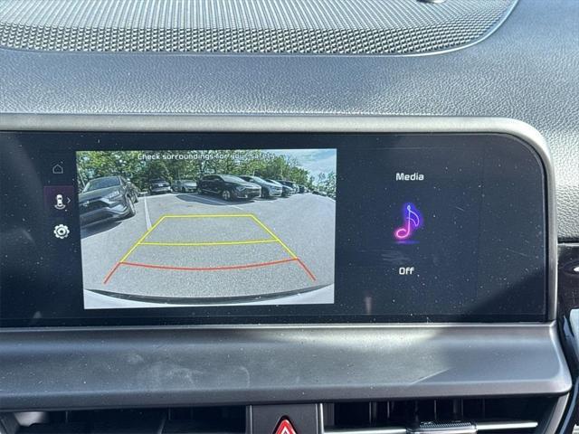 Photo of 2025 Snow White Pearl Kia Seltos
