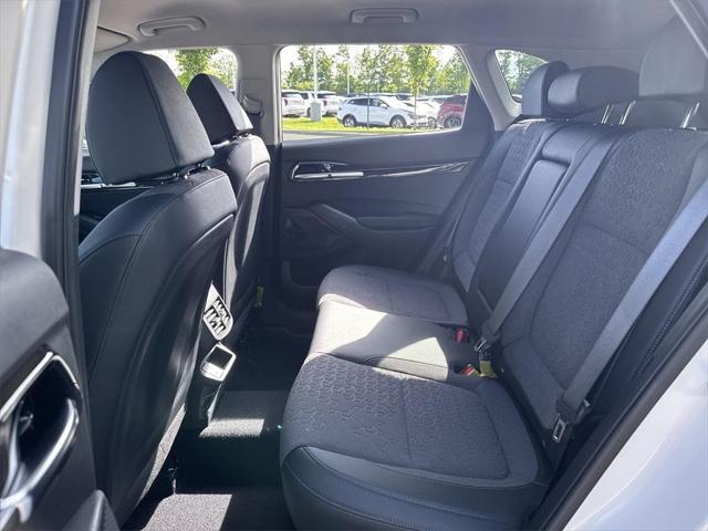 Photo of 2025 Snow White Pearl Kia Seltos