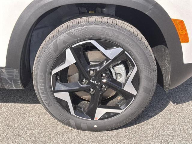 Photo of 2025 Snow White Pearl Kia Seltos