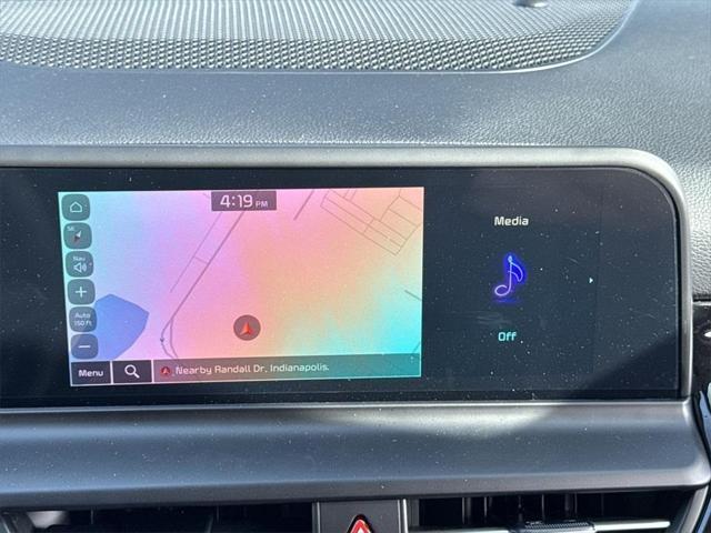 Photo of 2025 Snow White Pearl Kia Seltos