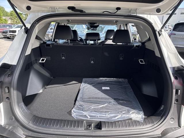 Photo of 2025 Snow White Pearl Kia Seltos