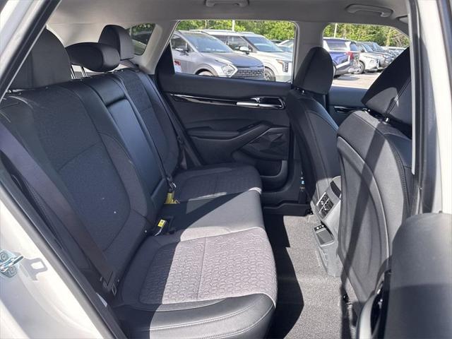 Photo of 2025 Snow White Pearl Kia Seltos