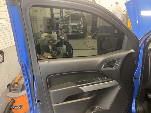 Photo of 2019 Kinetic Blue Metallic Chevrolet Colorado