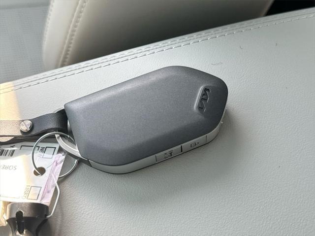 Photo of 2025 Wolf Gray Kia Sorento