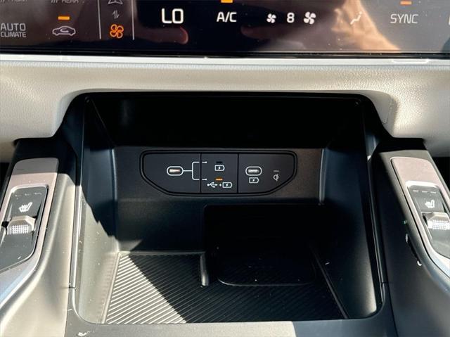 Photo of 2025 Wolf Gray Kia Sorento