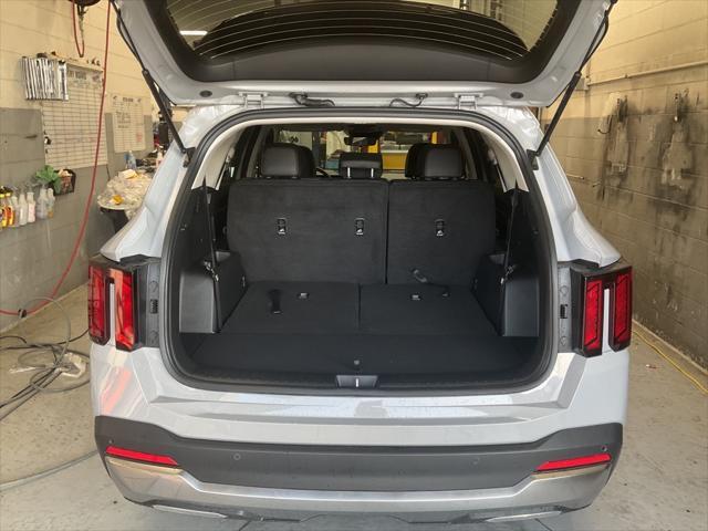 Photo of 2025 Wolf Gray Kia Sorento
