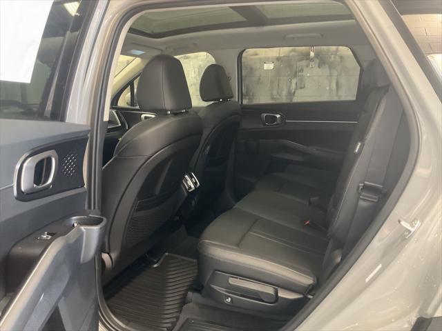 Photo of 2025 Wolf Gray Kia Sorento
