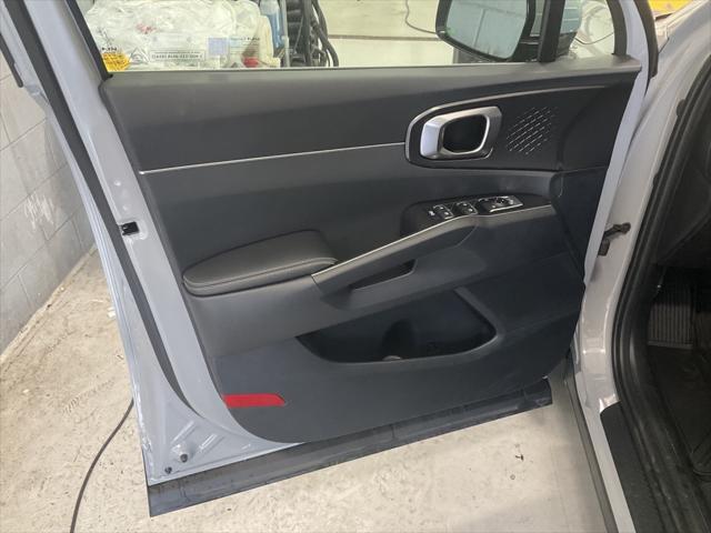 Photo of 2025 Wolf Gray Kia Sorento