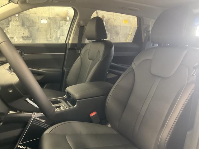 Photo of 2025 Wolf Gray Kia Sorento