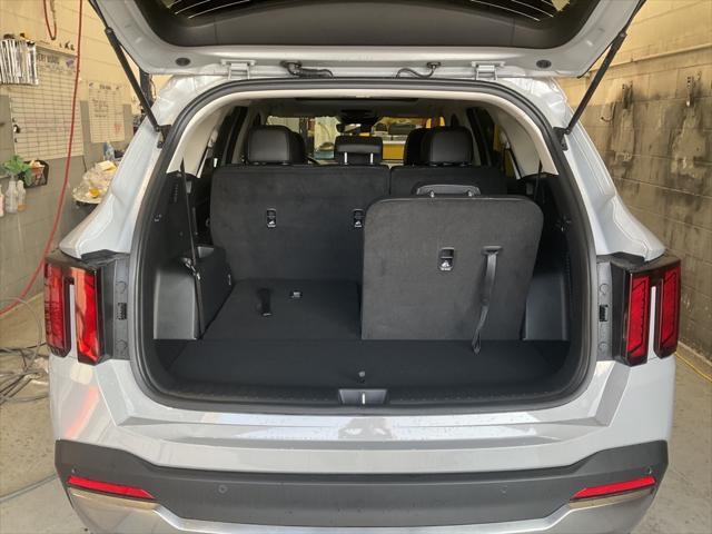 Photo of 2025 Wolf Gray Kia Sorento