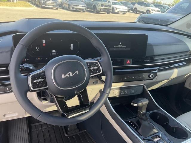 Photo of 2026 Ivory Silver Kia Carnival