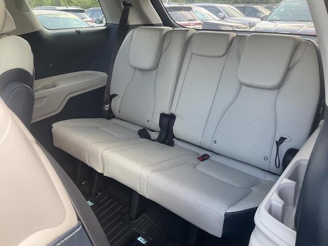 Photo of 2026 Ivory Silver Kia Carnival