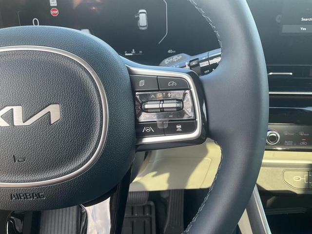 Photo of 2026 Ivory Silver Kia Carnival