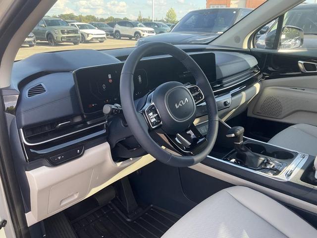 Photo of 2026 Ivory Silver Kia Carnival