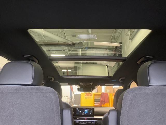 Photo of 2025 Interstellar Gray Kia Sorento Hybrid