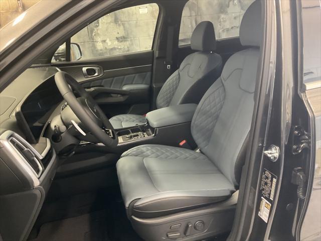 Photo of 2025 Interstellar Gray Kia Sorento Hybrid