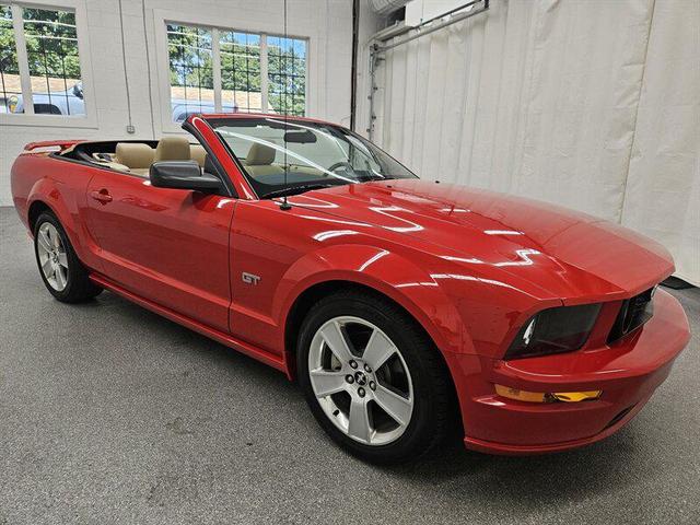 Photo of 2006 Torch Red Clearcoat Ford Mustang