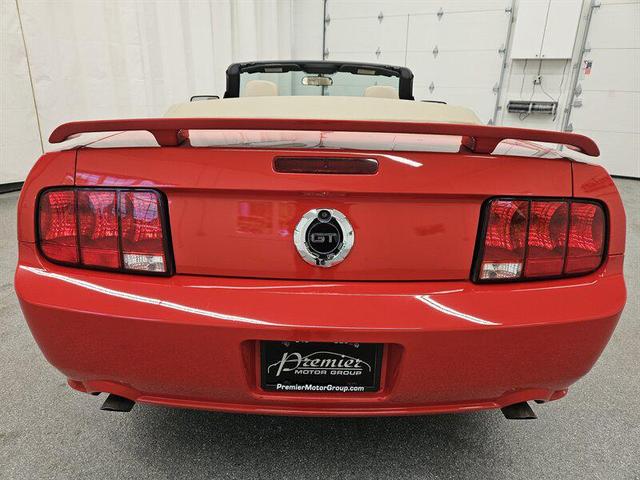 Photo of 2006 Torch Red Clearcoat Ford Mustang