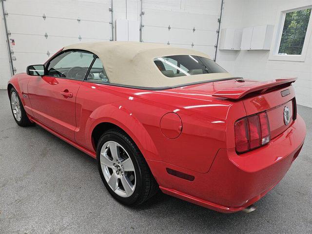 Photo of 2006 Torch Red Clearcoat Ford Mustang