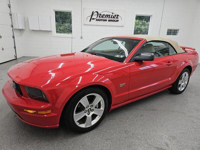 Photo of 2006 Torch Red Clearcoat Ford Mustang