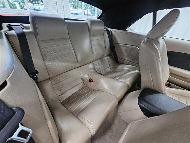 Photo of 2006 Torch Red Clearcoat Ford Mustang