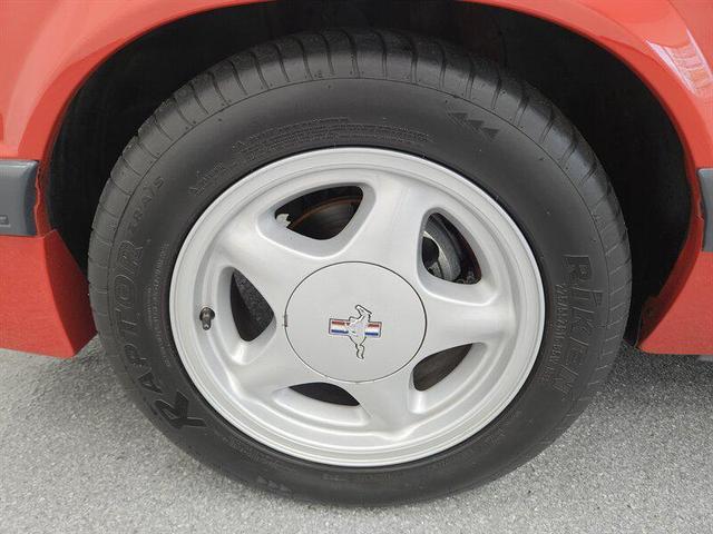 Photo of 1986 Red Ford Mustang