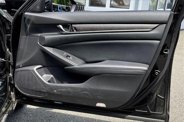 Photo of 2021 Crystal Black Pearl Honda Accord Hybrid