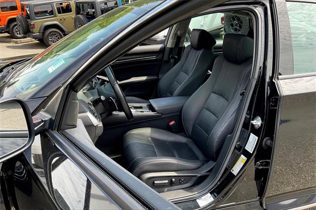 Photo of 2021 Crystal Black Pearl Honda Accord Hybrid