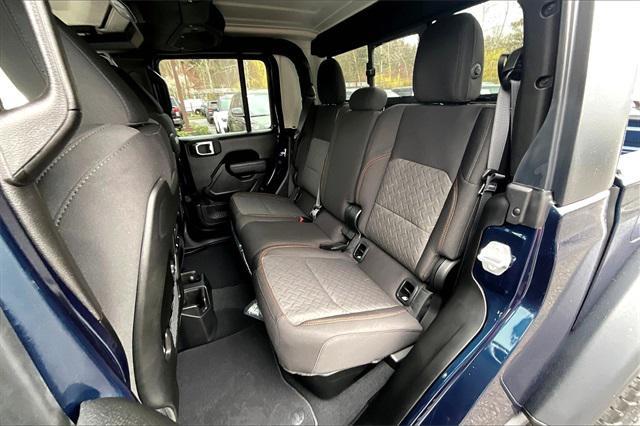 Photo of 2025 Fathom Blue Pearlcoat Jeep Gladiator