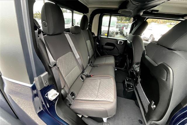 Photo of 2025 Fathom Blue Pearlcoat Jeep Gladiator