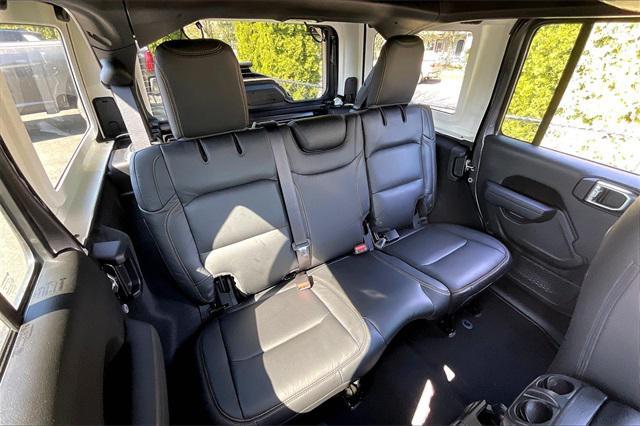 Photo of 2025 Granite Crystal Metallic Clearcoat Jeep Wrangler