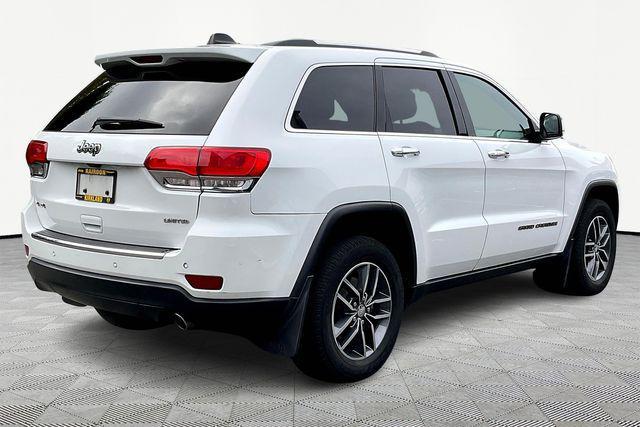 Photo of 2017 Bright White Clearcoat Jeep Grand Cherokee