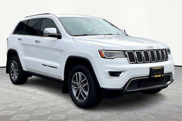Photo of 2017 Bright White Clearcoat Jeep Grand Cherokee