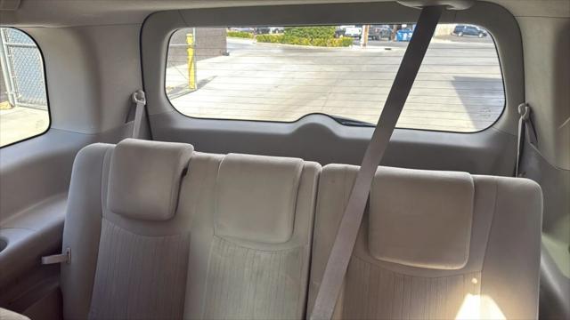 Photo of 2014 Black Nissan Quest