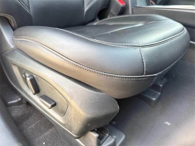 Photo of 2023 White Ford Explorer