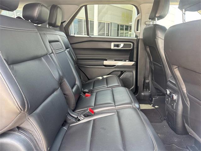 Photo of 2023 White Ford Explorer