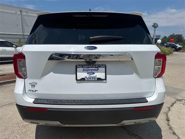 Photo of 2023 White Ford Explorer