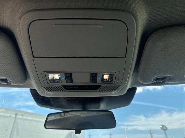 Photo of 2023 White Ford Explorer