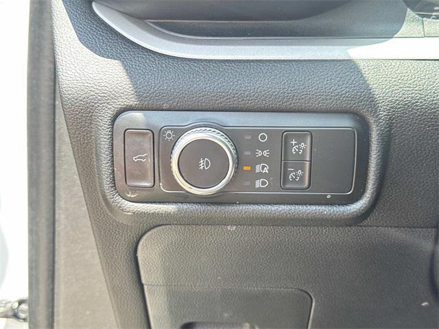 Photo of 2023 White Ford Explorer
