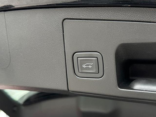 Photo of 2025 Stellar Black Metallic Cadillac XT4