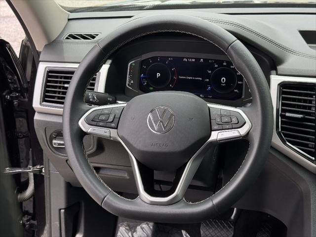 Photo of 2023 Deep Black Volkswagen Atlas