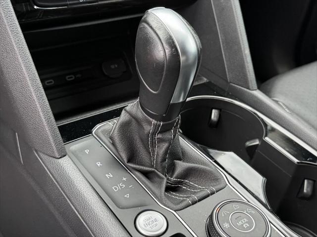 Photo of 2023 Deep Black Volkswagen Atlas