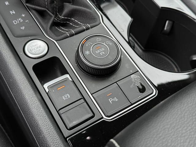 Photo of 2023 Deep Black Volkswagen Atlas