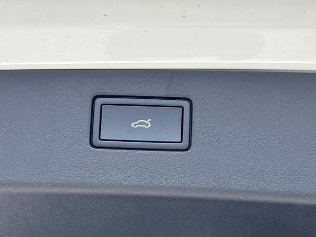Photo of 2025 White Pearl Volkswagen Tiguan