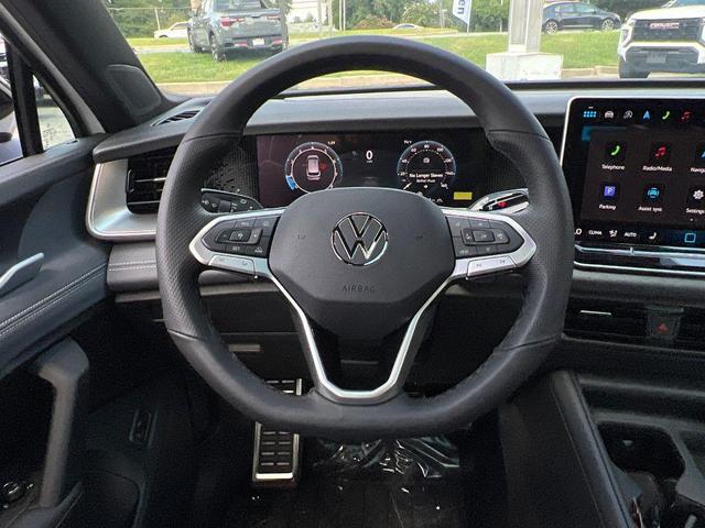 Photo of 2025 White Pearl Volkswagen Tiguan